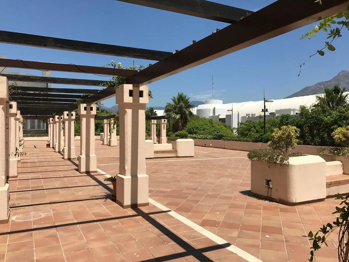 Marina Banus Apartment - Frontline Beach Suite - Puerto Banus Marbella