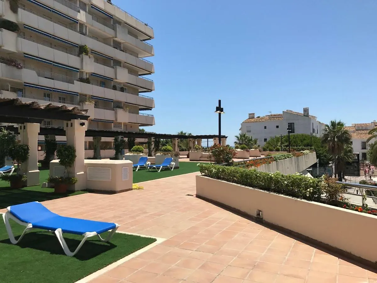 Marina Banus Apartment - Frontline Beach Suite - Puerto Banus Marbella