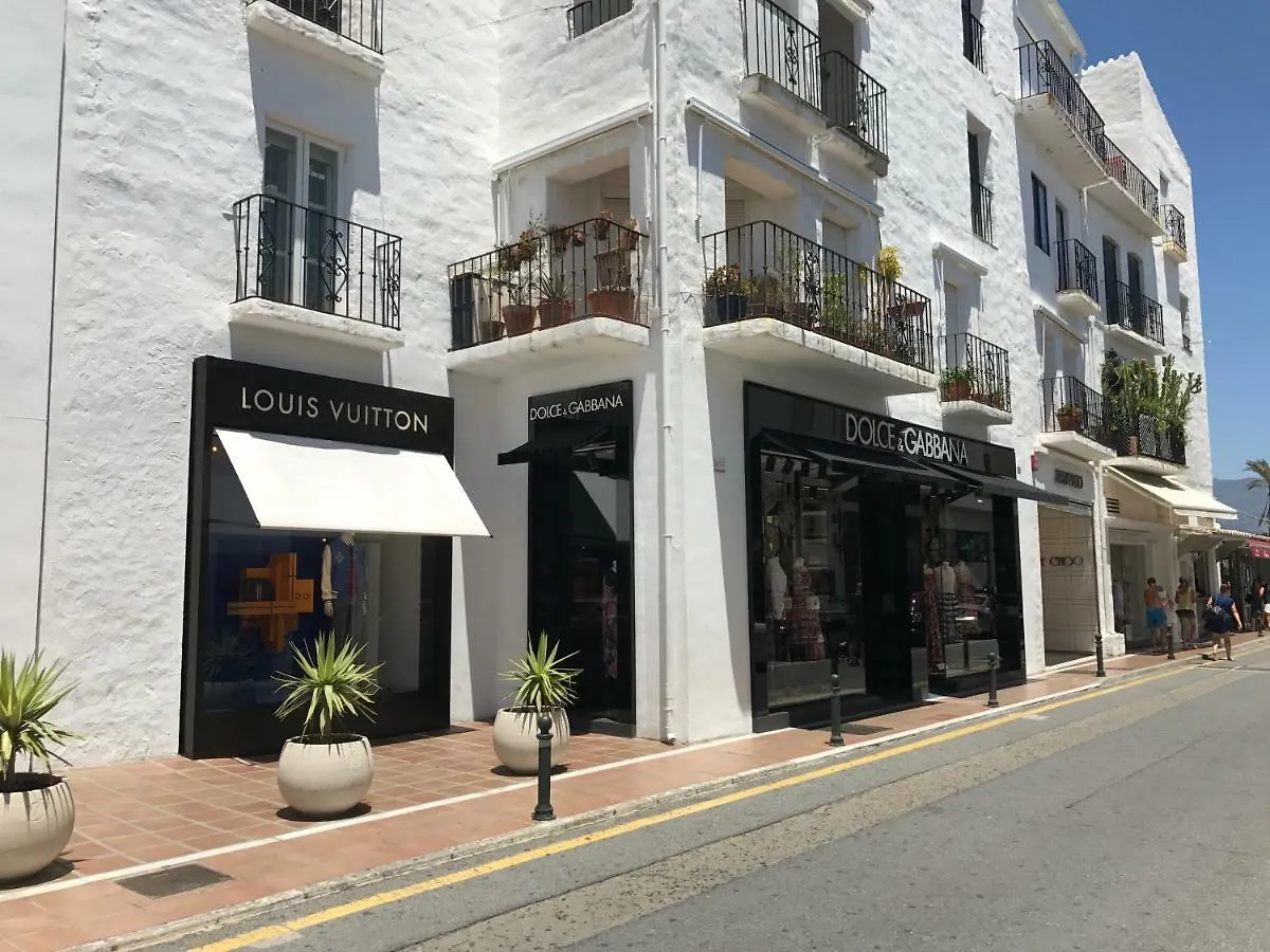 Marina Banus Apartment - Frontline Beach Suite - Puerto Banus Marbella
